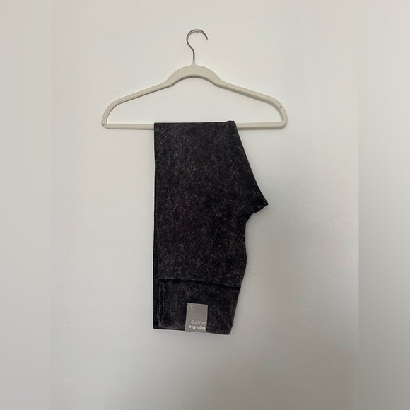High Rise Acid Wash Leggings🩶 - Picture 1 of 2
